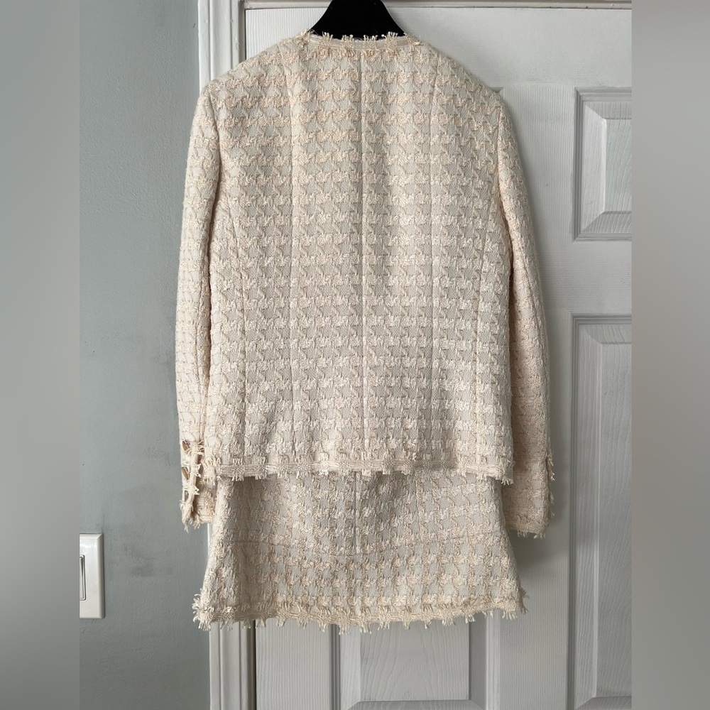 Chanel Ivory Tweed Skirt - Picture 9 of 10